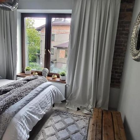Urocze Studio 7 Z Parkingiem Katowice Kültér fotó